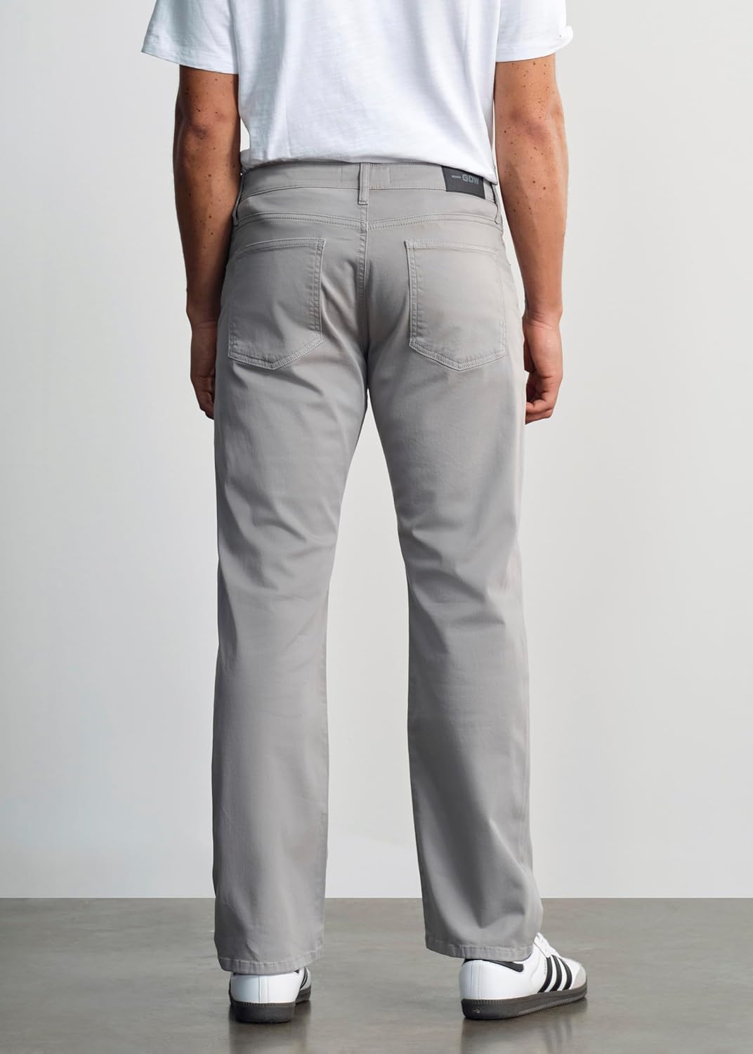 Roam Men's Mid Rise Relaxed Straight Leg Pants