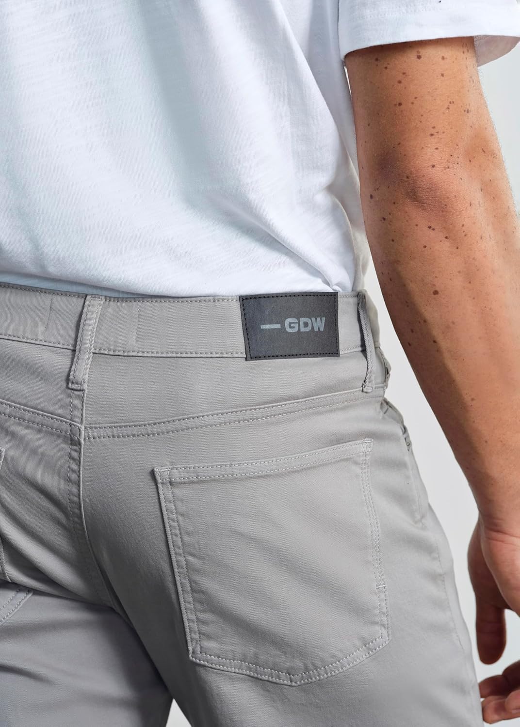 Roam Men's Mid Rise Relaxed Straight Leg Pants
